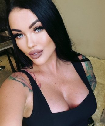 Я креативная и страстная, нежная и опытная. Мои услуги позволят осуществить все твои фантазии и желания. Помимо классического секса, я могу предложить тебе массаж, стриптиз или ролевые игры. Фото настоящие, проверенные временем и практикой. У меня много довольных клиентов, которые говорят о моих услугах только самое лестное. Жду тебя в Москве, чтобы сделать нашу встречу незабываемой ⭐️🔥💋 2628, 28 лет